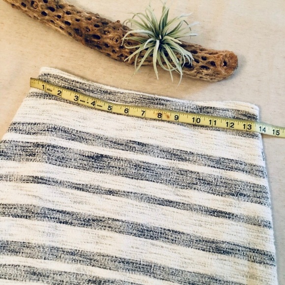 TOPSHOP Textured Striped Micro Mini Skirt Cream Navy Size 6 - Picture 3 of 9